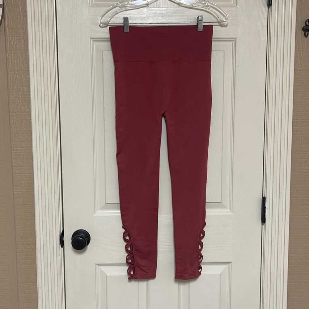 Zenana Outfitters leggings size large/XL Great condition! Rust color.
